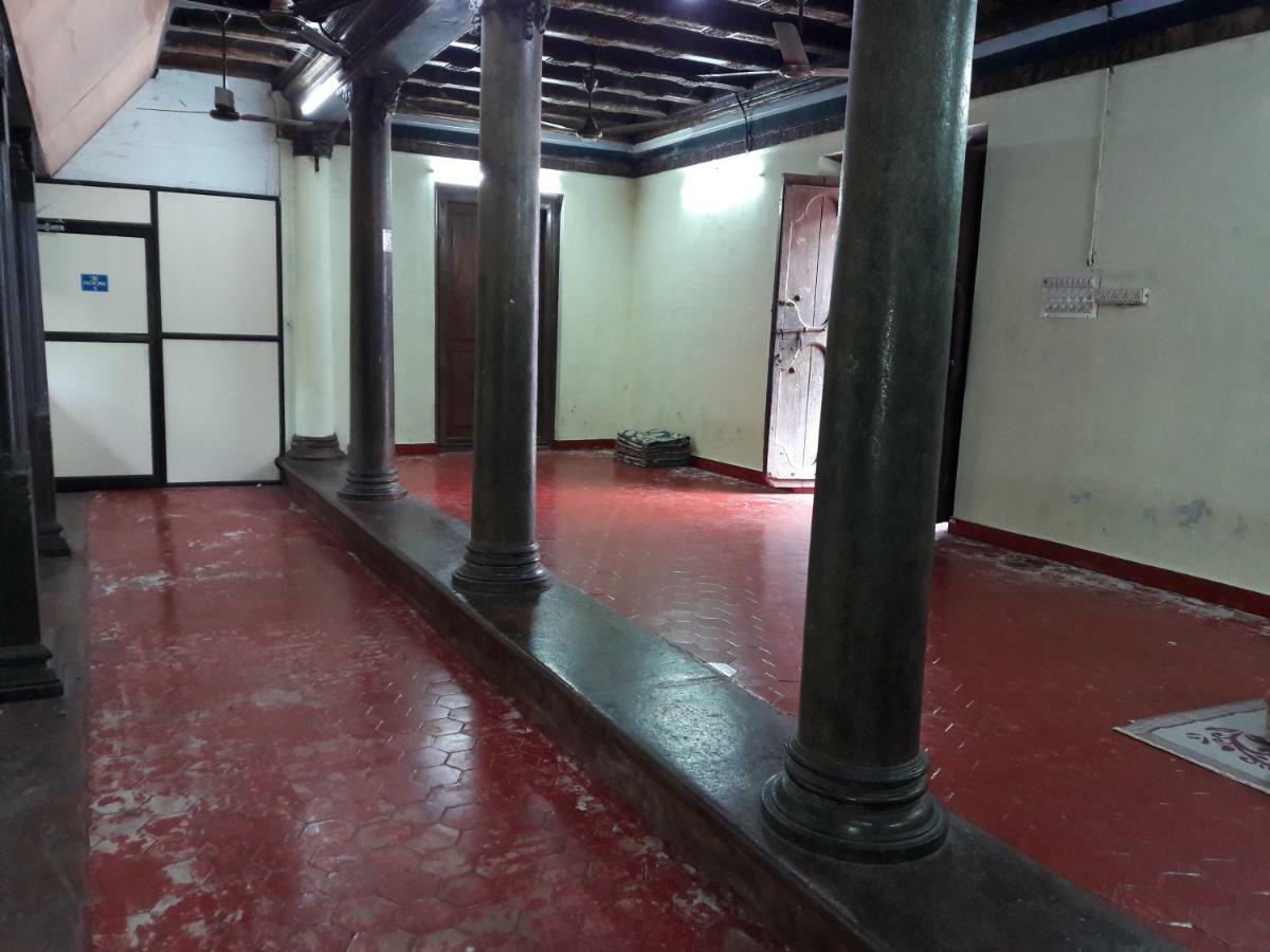 Devasthanam Lodge Thiruvananthapuram Exterior foto